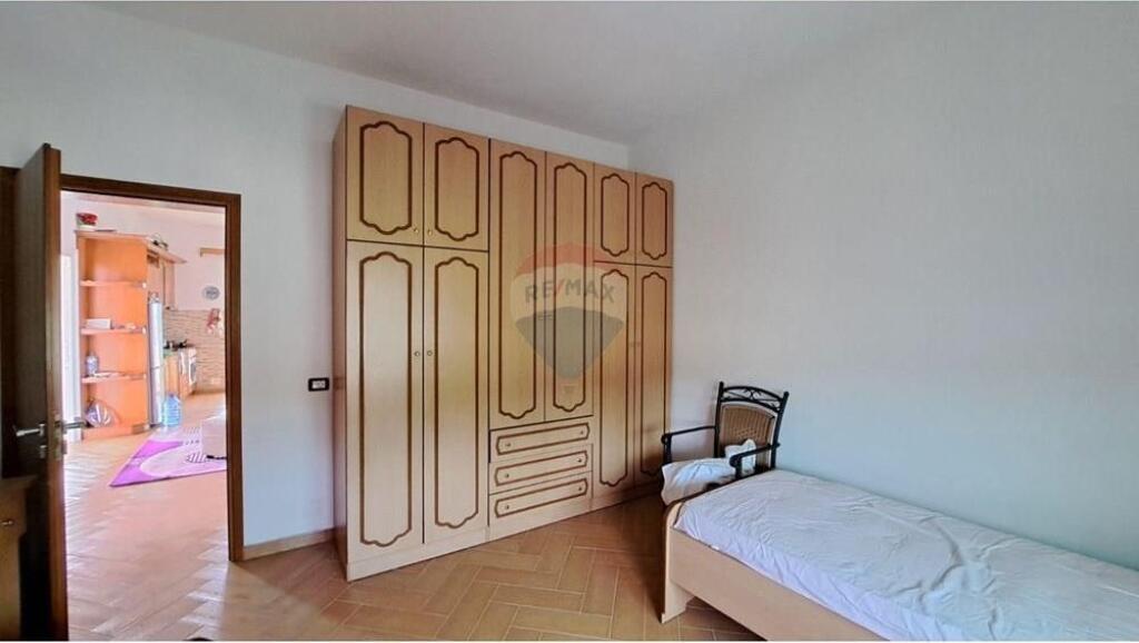 🏡 Villa su 3 Piani – In Vendita | Quartiere Kushtrimi, Vlora