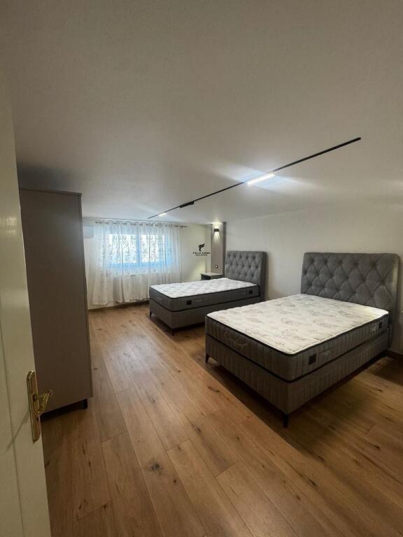 APARTAMENT ME QERA 2+1 ALI DEMI 70.000 LEKE