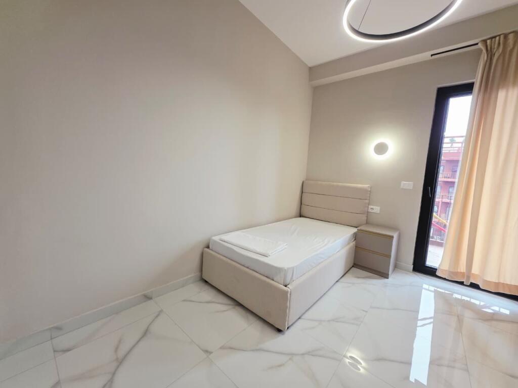 🏠 Jepet me qira apartament 3+1+2
