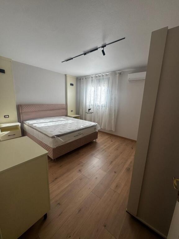 APARTAMENT ME QERA 2+1 ALI DEMI 70.000 LEKE