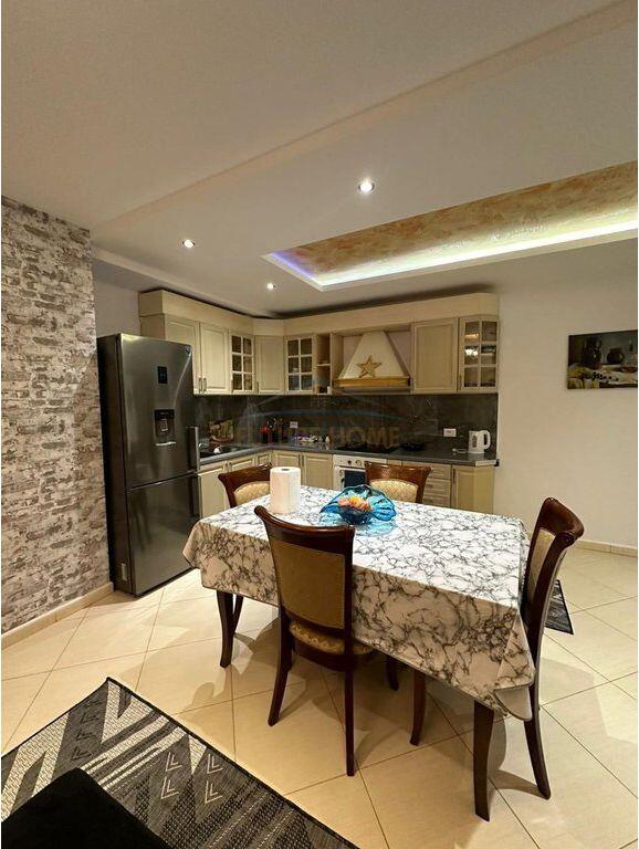 Shitet, Apartament 2+1, Air Albania
