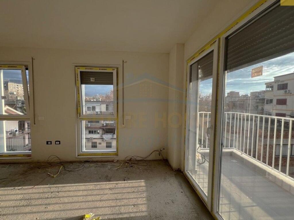 For sale, Apartment 2+1+2, Xhamlliku, Tirana.