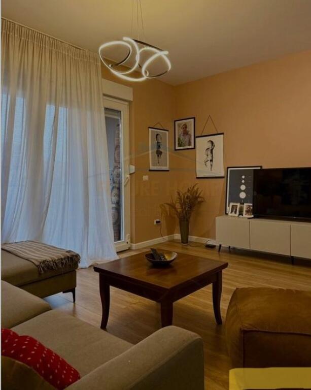 For sale, Apartment 2+1+2, Barricadave Street, Tirana