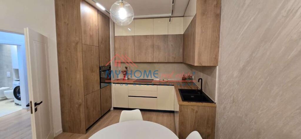 Appartamento 2+1 in affitto Via Barrikadave a Tirana