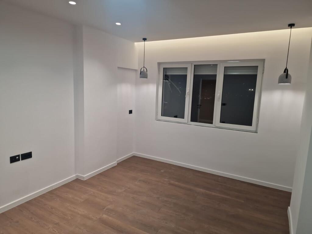KOMUNA E PARISIT, shesim nje super apartament 2+1+2
