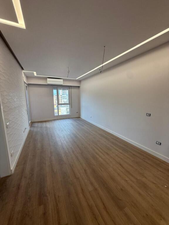 SHKOLLA E KUQE  selling apartment with garage 2+1+2