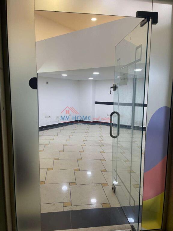 Locale commerciale in affitto Via Barrikadave Tirana