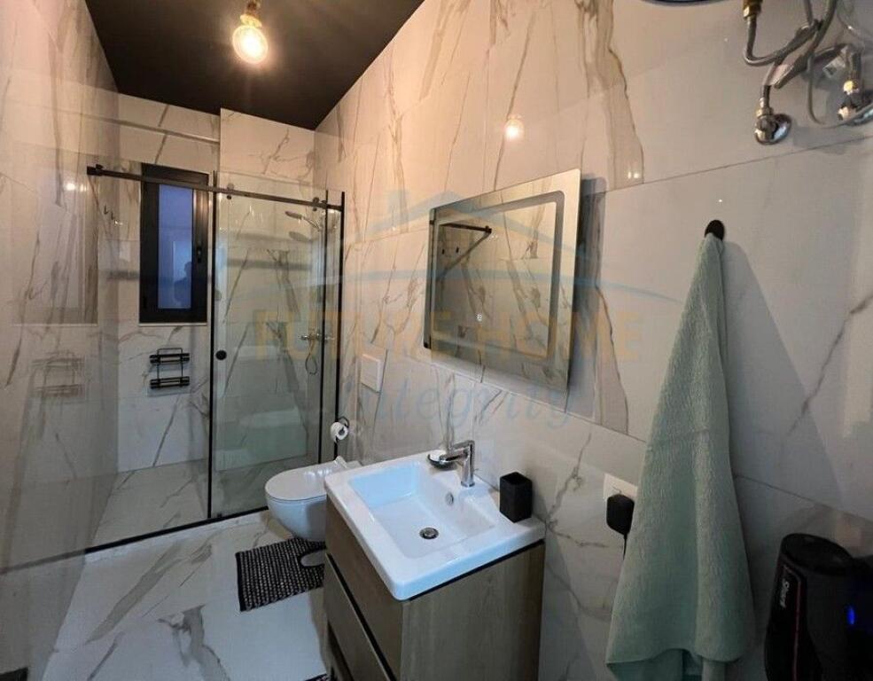 Affitto, Appartamento 2+1+2, Via Xhanfize Keko, Tirana.!!