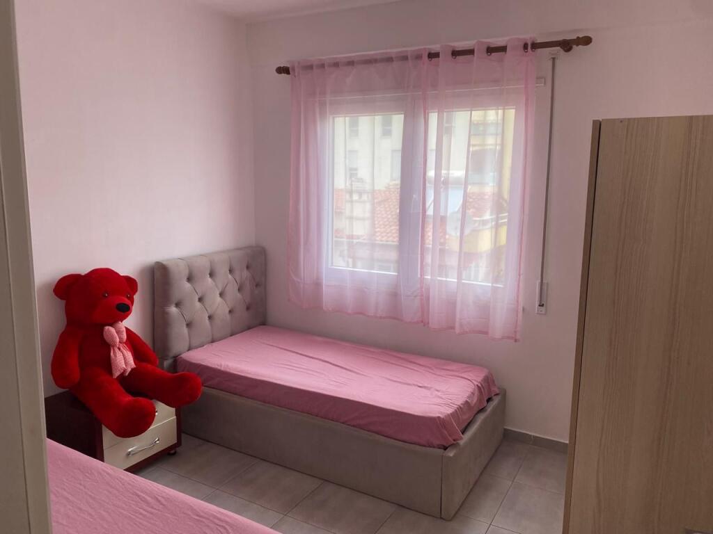 2+1,furnished commune of Paris price 600 euro
