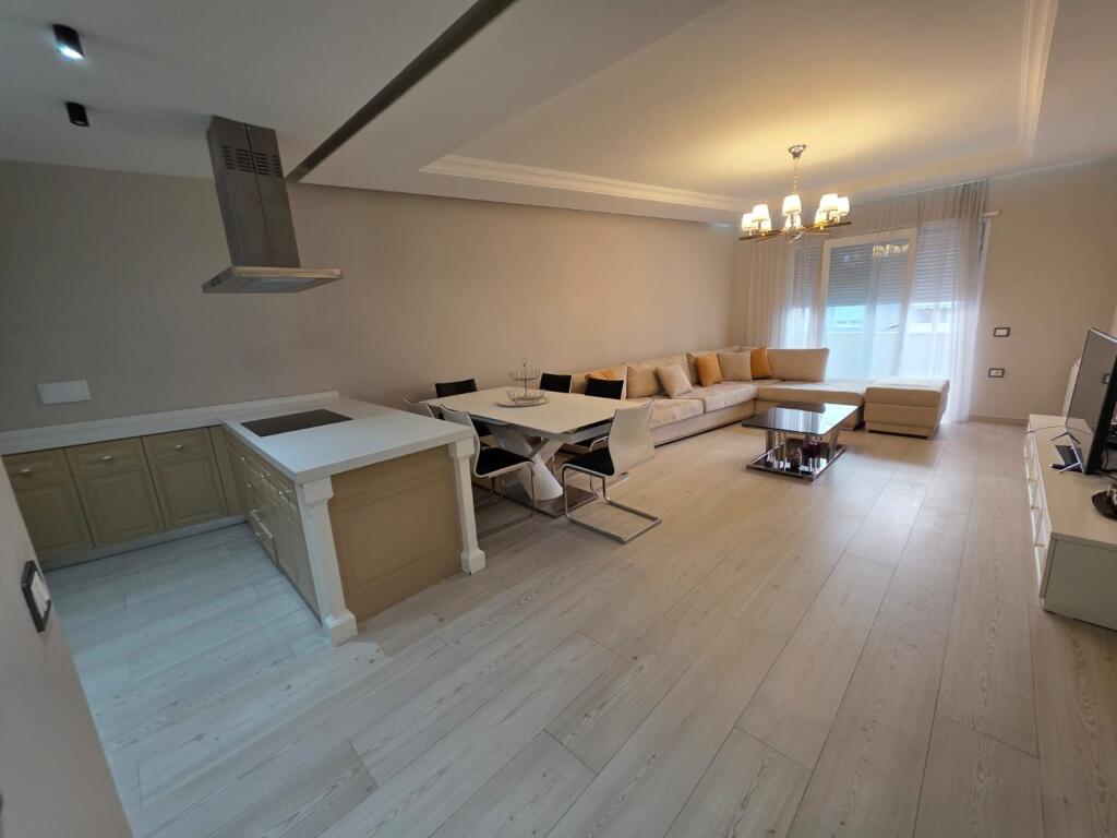 Ekskluzive Apartament  2+1 te Komuna e Parisit, Kompleksi Kika 3