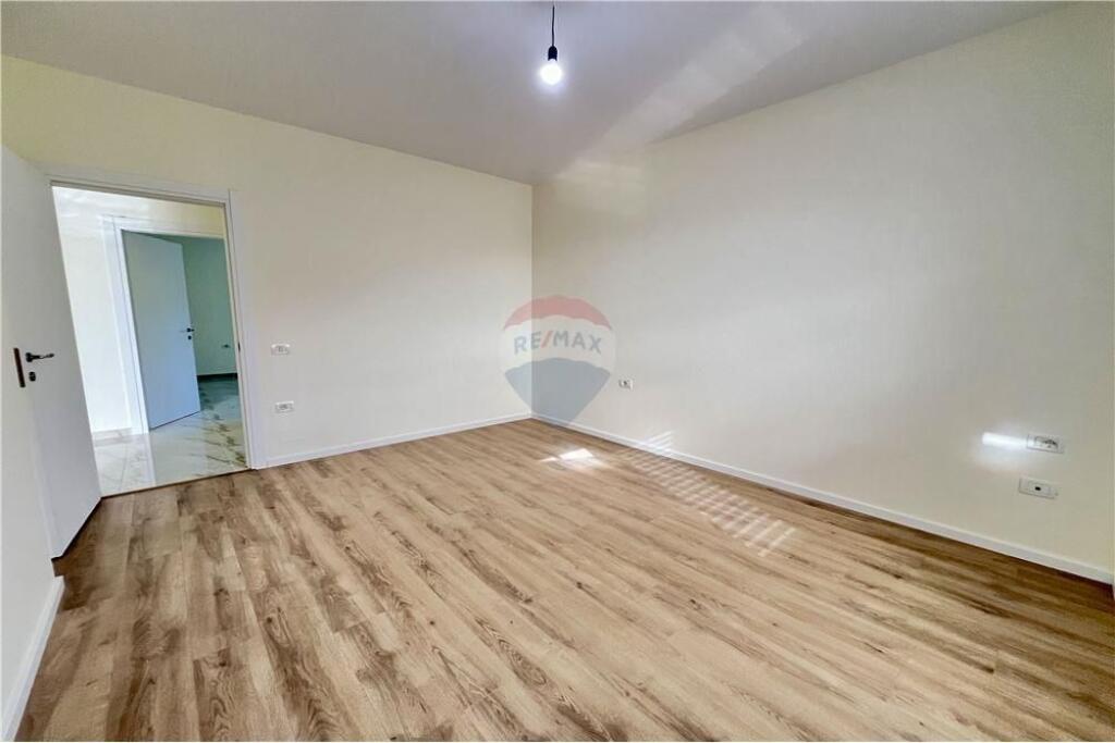 🏡 Apartament 2+1 – Për Shitje | Lungomare, Vlorë