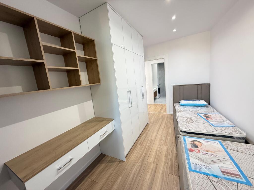 📣 SUPER RENT Apartment 2+1 With Parking 📍 Lake View Residence, Artificial Lake ✨   🏢 New Building  🪜 Floor 1 (With 2 Elevators)  🛋️ Furnished in a Contemporary Style with Architect   💶 Price 1,300 Euro