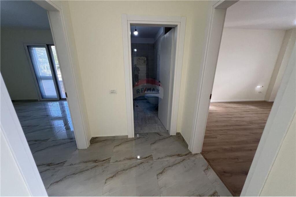 🏡 Apartament 2+1 – Për Shitje | Lungomare, Vlorë