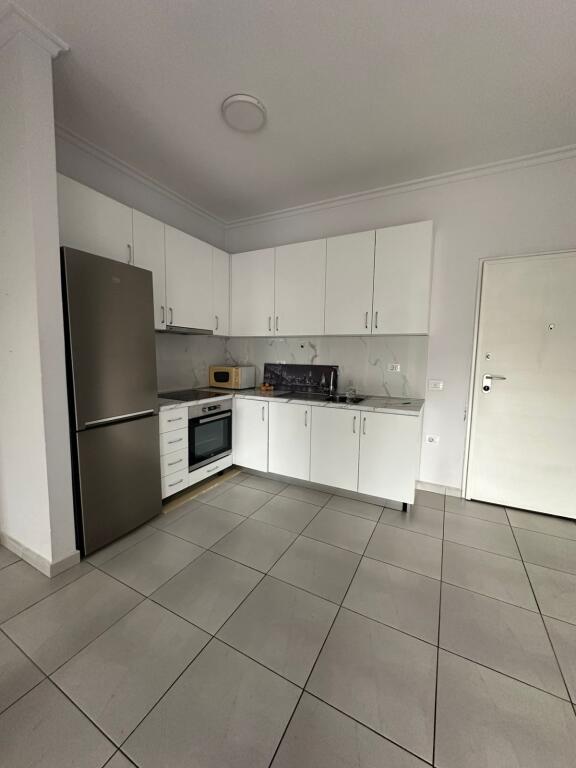 Appartamento 1+1 per ufficio e residenza, Pazari I Ri, vicino a Lincoln Center