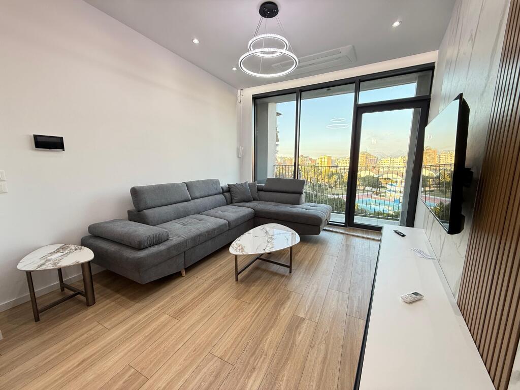 📣 SUPER RENT Apartment 2+1 With Parking 📍 Lake View Residence, Artificial Lake ✨   🏢 New Building  🪜 Floor 1 (With 2 Elevators)  🛋️ Furnished in a Contemporary Style with Architect   💶 Price 1,300 Euro