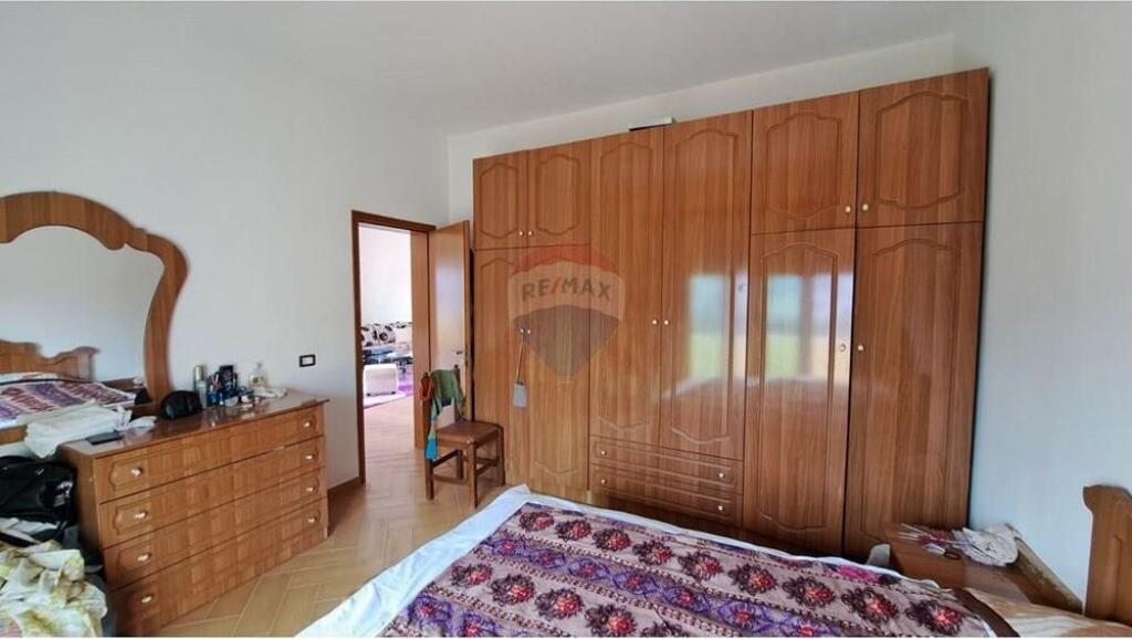 🏡 Villa su 3 Piani – In Vendita | Quartiere Kushtrimi, Vlora