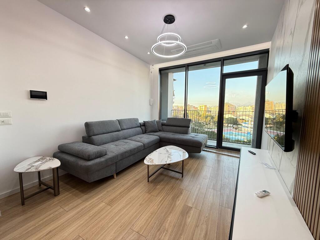 📣 SUPER RENT Apartment 2+1 With Parking 📍 Lake View Residence, Artificial Lake ✨   🏢 New Building  🪜 Floor 1 (With 2 Elevators)  🛋️ Furnished in a Contemporary Style with Architect   💶 Price 1,300 Euro