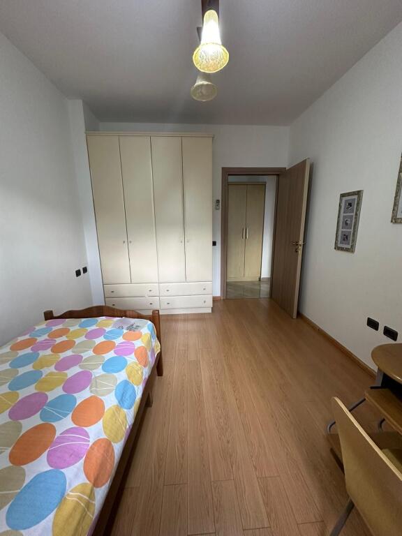 vendesi appartamento 3+1+2+Veranda palazzi Cabej 195000 euro