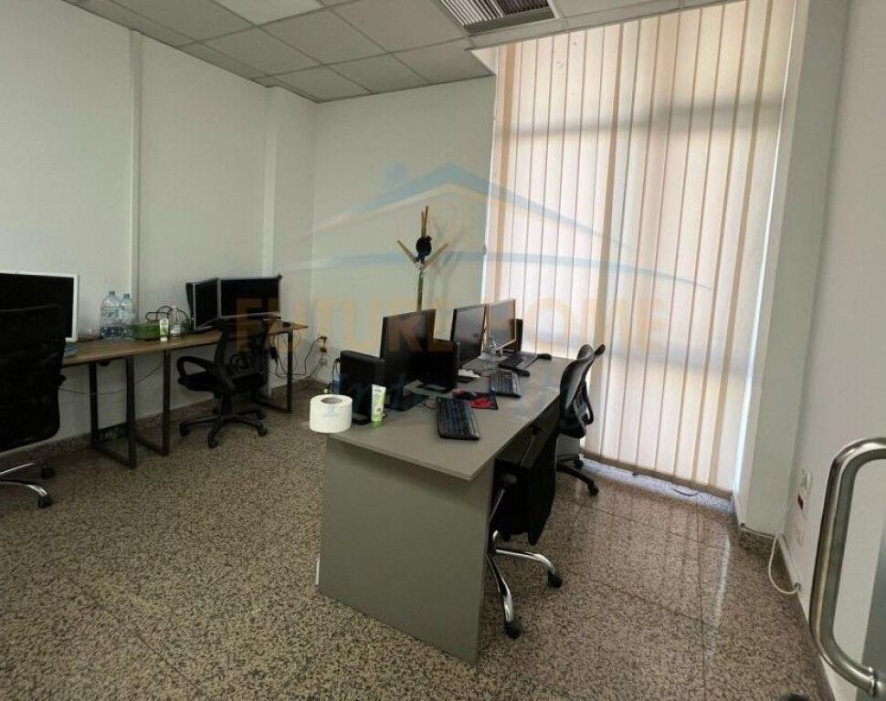 Affitto, Spazio Commerciale per Uffici, Blloku, Tirana..!