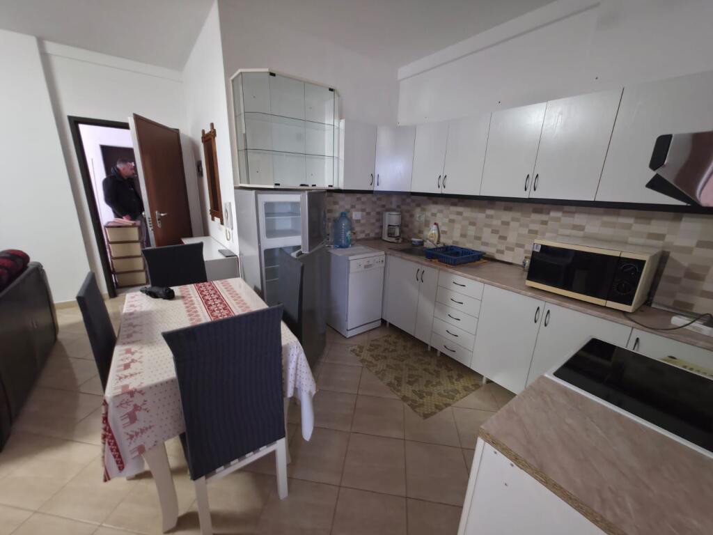 Jepet Apartament 1+1 me Qira – Rruga Bill Klinton