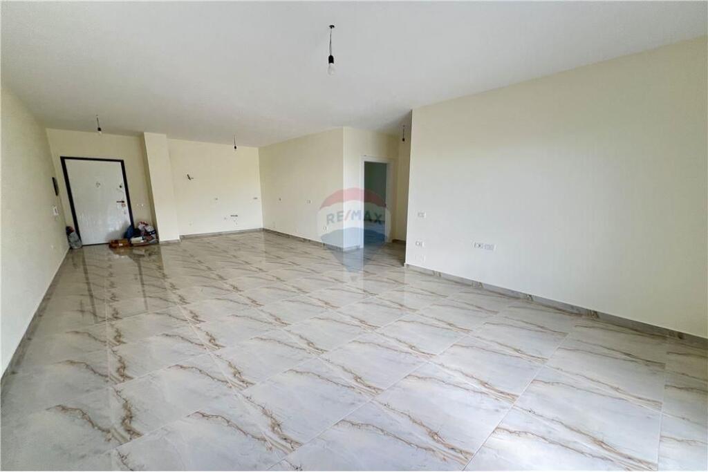 🏡 Apartament 2+1 – Për Shitje | Lungomare, Vlorë