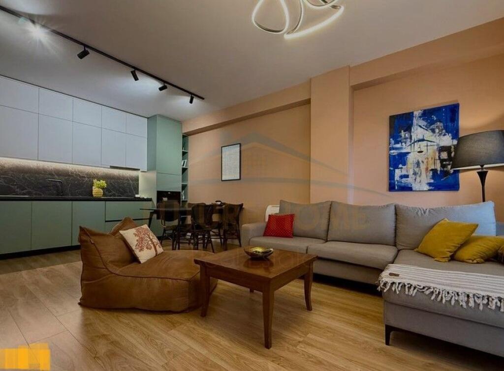 For sale, Apartment 2+1+2, Barricadave Street, Tirana