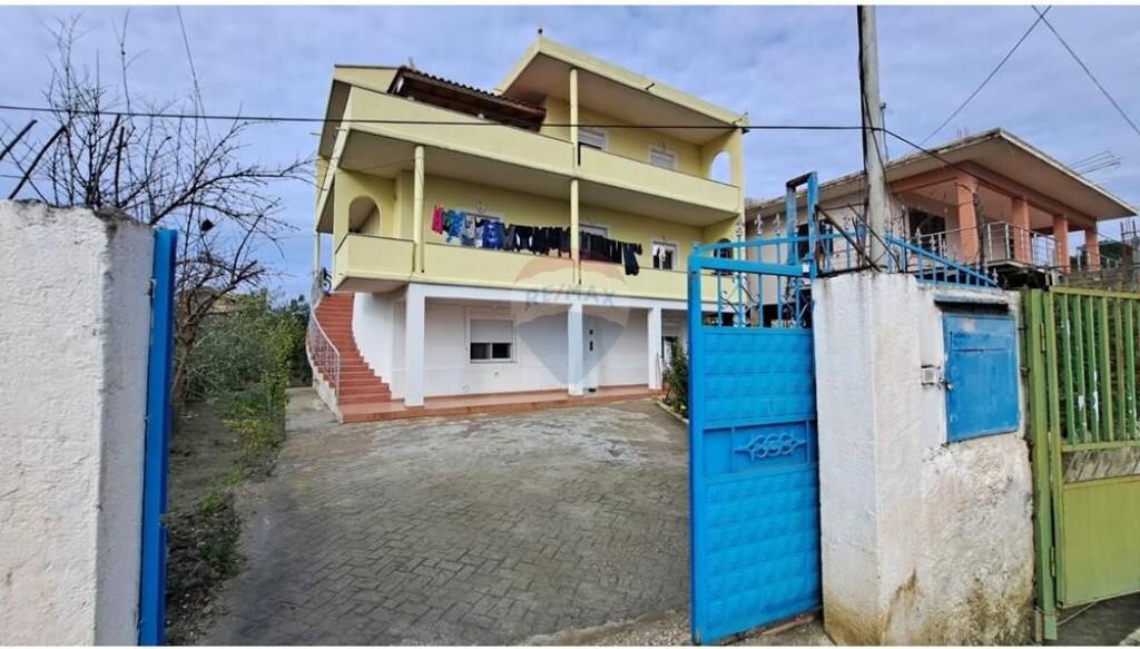 🏡 Villa su 3 Piani – In Vendita | Quartiere Kushtrimi, Vlora
