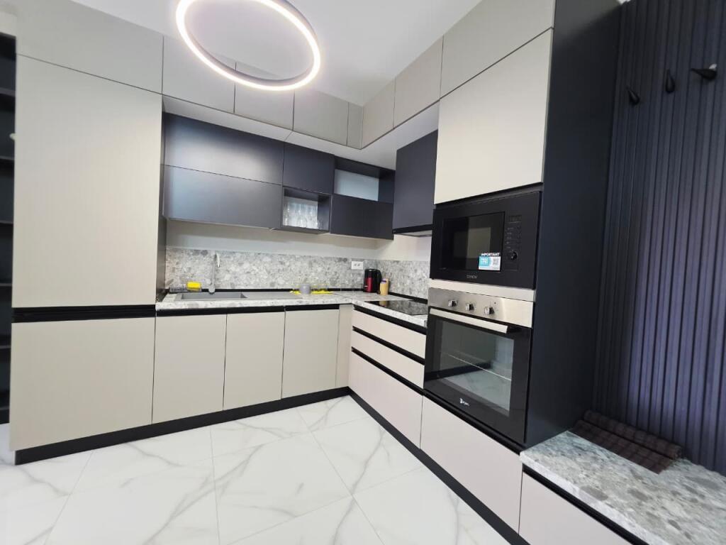 🏠 Jepet me qira apartament 3+1+2