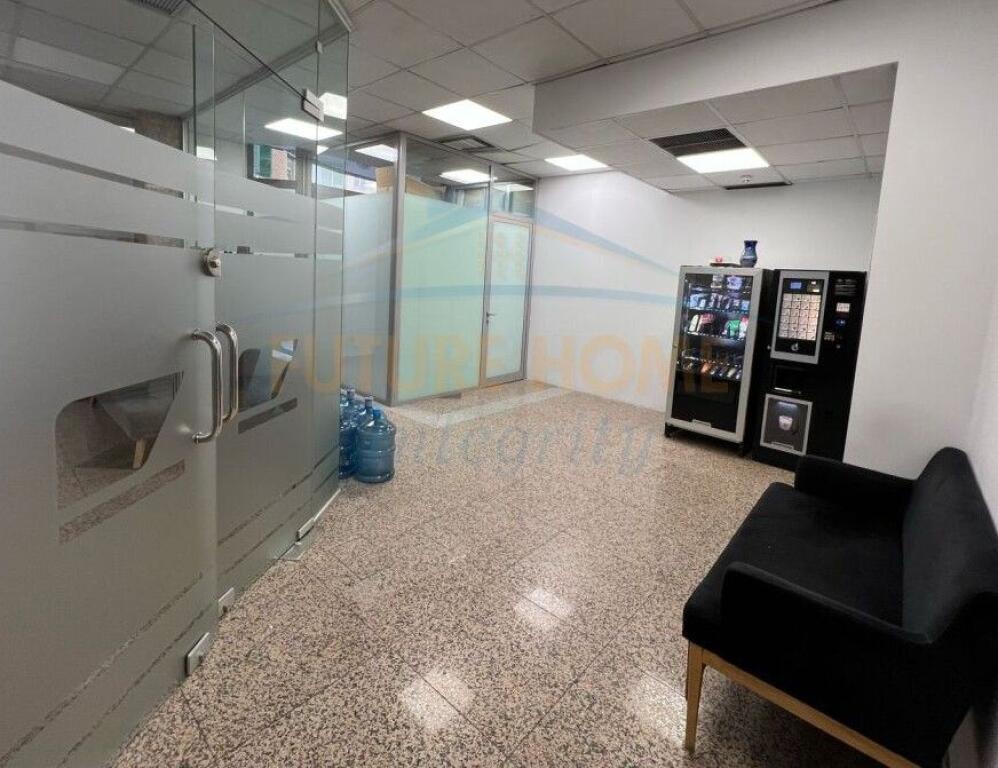 Affitto, Spazio Commerciale per Uffici, Blloku, Tirana..!