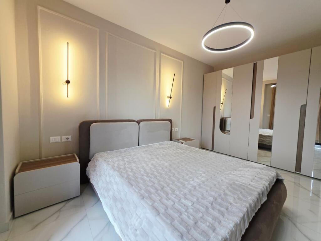 🏠 Jepet me qira apartament 3+1+2