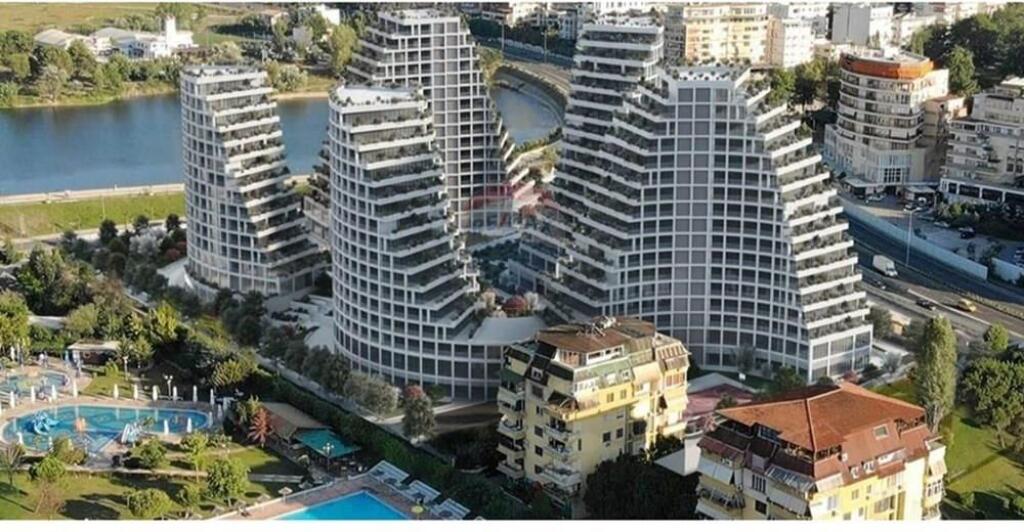 SHITEN DY POSTE PARKIMI LAKE VIEW.