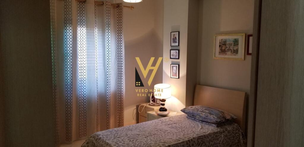 JEPET APARTAMENT 2+1 ME QIRA TE RRUGA E DURRESIT 1.100 EURO