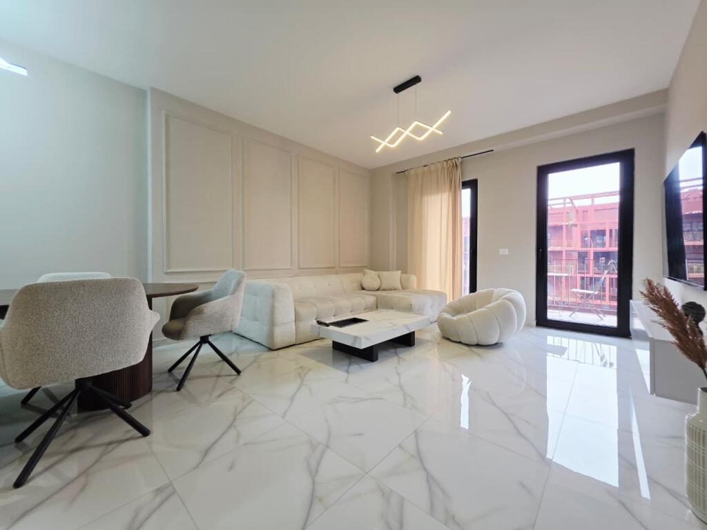 🏠 Jepet me qira apartament 3+1+2