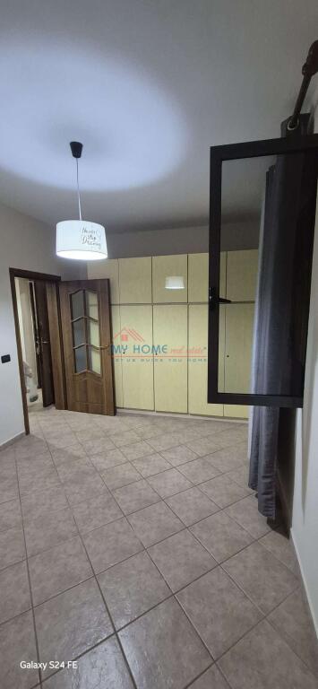 Apartament 1+1 me qera tek Pazari i Ri