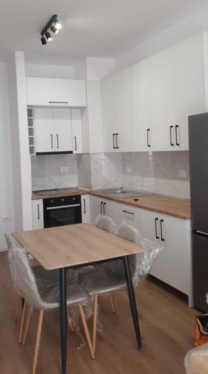📌 APPARTAMENTO 1+1 IN AFFITTO – RESIDENZA KADIU, ALI DEMI