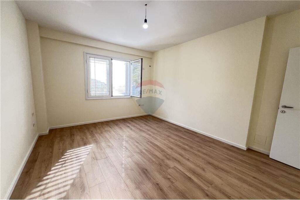 🏡 Apartament 2+1 – Për Shitje | Lungomare, Vlorë