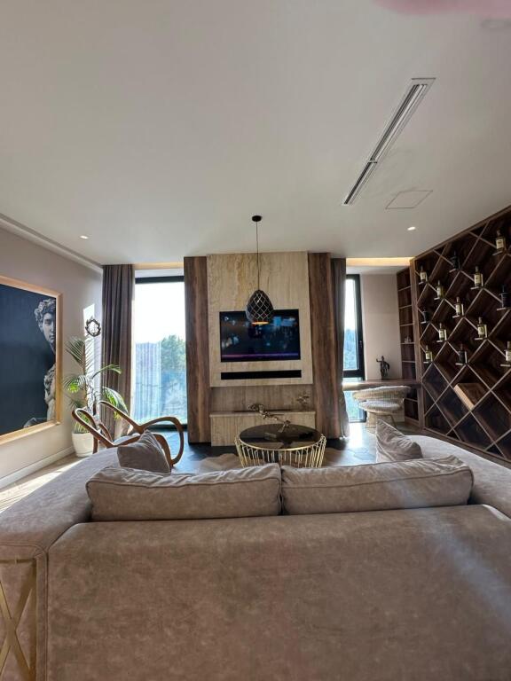 APARTMENT 1+1 + PARKING FOR RENT AT PARK GATE