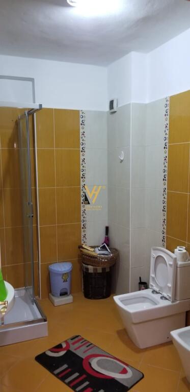 JEPET APARTAMENT 2+1 ME QIRA TE RRUGA E DURRESIT 1.100 EURO