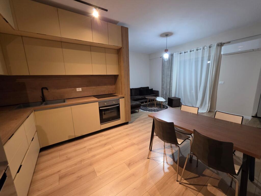 For rent 2+1+2 Apartment In the center of Zogu i Zi, "Foleja e Gjelbër" complex, near Ring Center