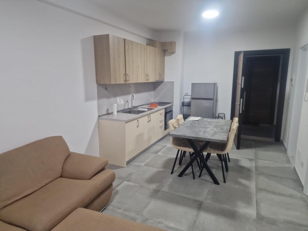 Affittasi appartamento 1+1+parcheggio a Univers City