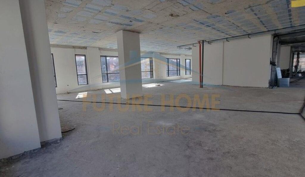 Rent, Space+2 Parking Spaces, Hoxha Tahsim Street