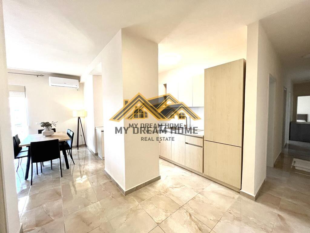 SHITET SUPER APARTAMENT 3+1+2 AFER ISH RAJONIT DURRES !!!