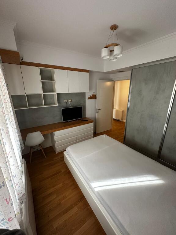 For rent 3+1  2 toilets 1 balcony enclosed with folding glass windows and with mini furniture including sink 1 complete laundry room Distributor corridor