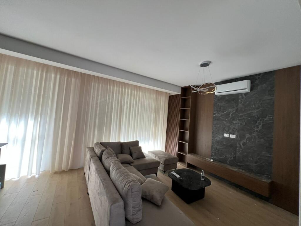 3-storey villa for rent at ABA Residence – Farkë​, 197 m² 1,500 €