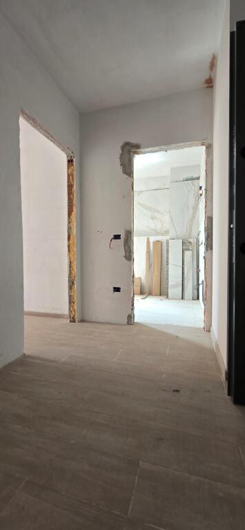 Shitet apartament 1+1 tek Rruga e Burgut!