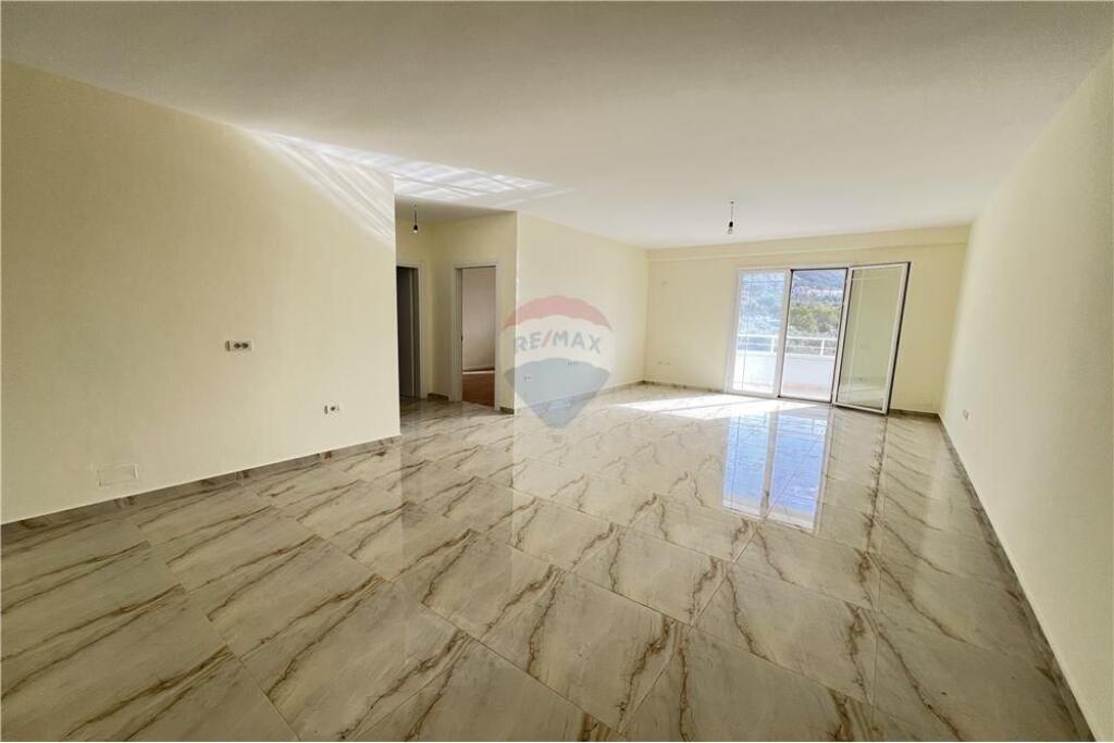 🏡 Apartament 2+1 – Për Shitje | Lungomare, Vlorë