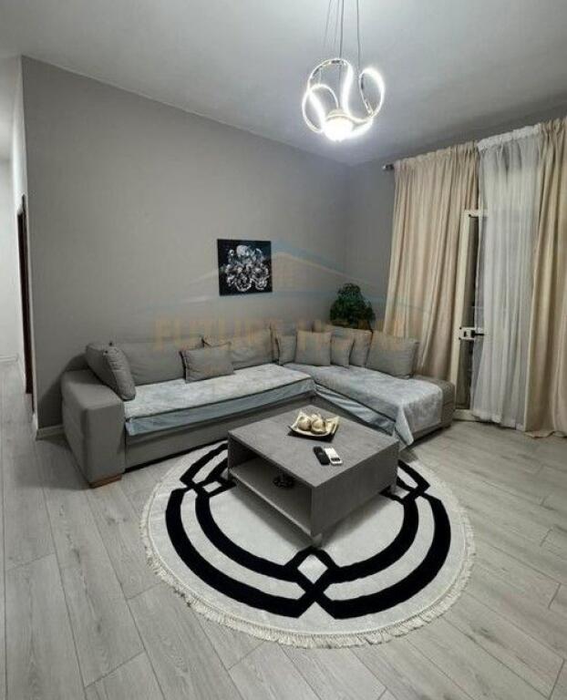 Qera, Apartament 1+1 , Rruga e Barrikadave