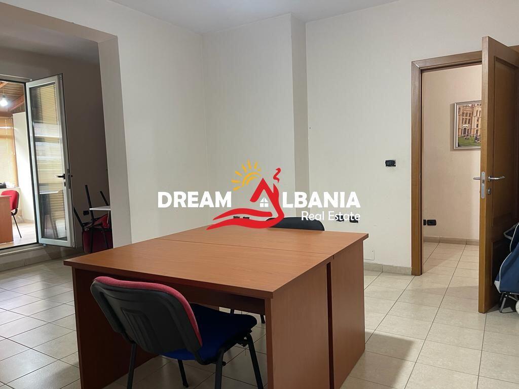 Zyre me qera ne Don Bosko prane Vizion , Tirane (ID 42611400 )