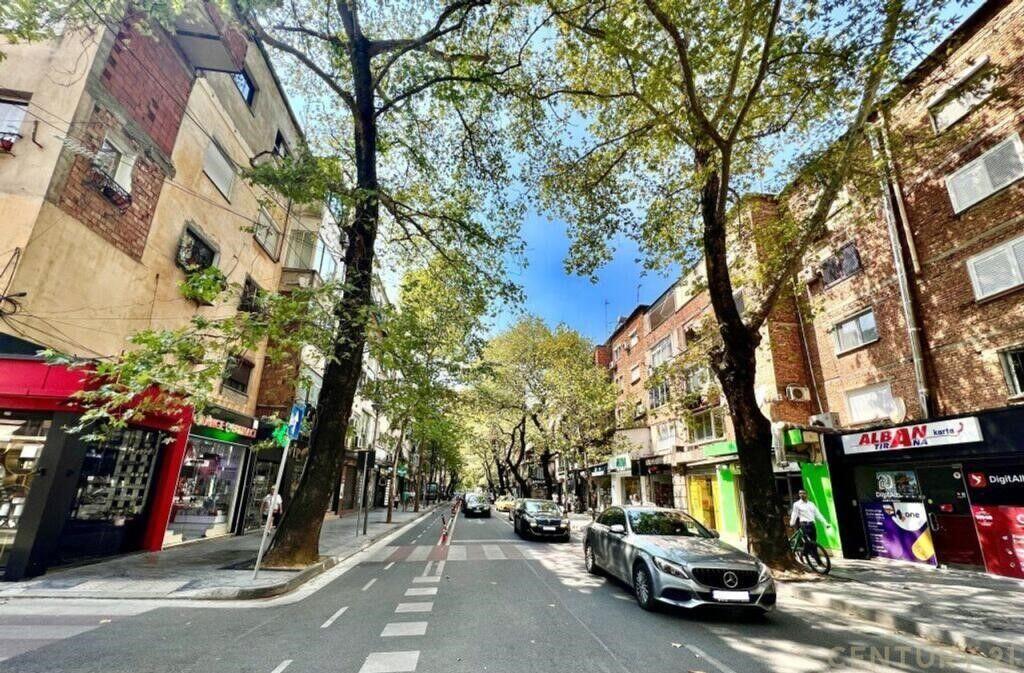 Apartment for sale on main street - Myslym Shyri