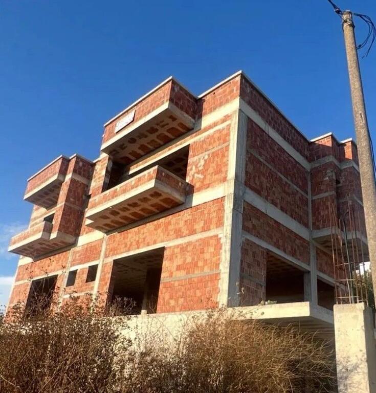 3-storey villa for sale – Lalzi Bay
